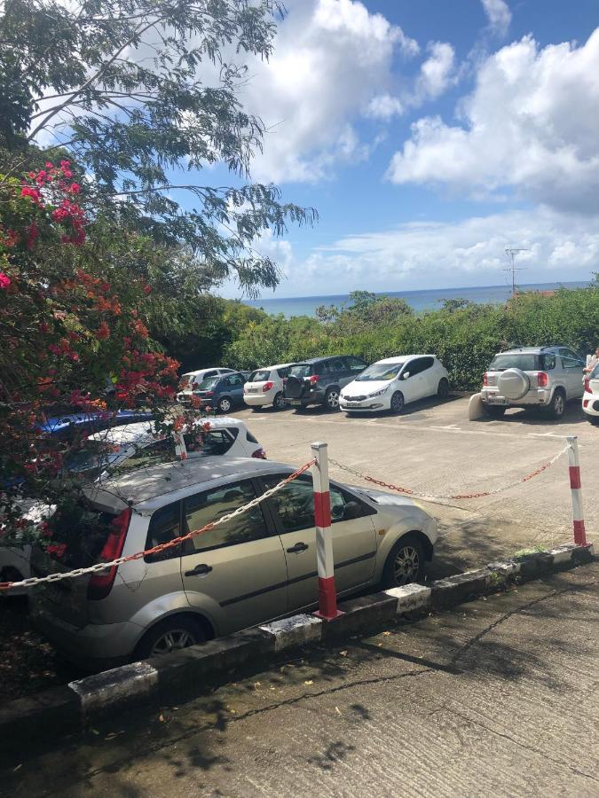 Studio Sainte Anne 2Mn A Pieds De La Plage ,Possibilite Location De Voiture المظهر الخارجي الصورة